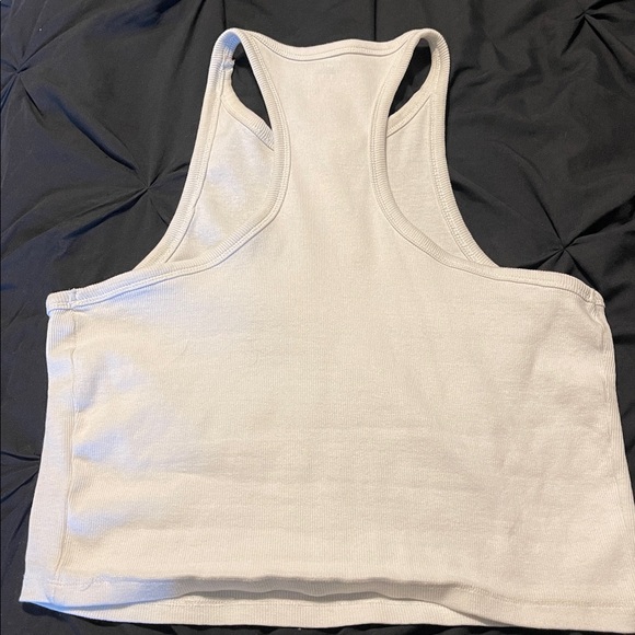 2 Basic Ribbed tanks - Picture 5 of 5